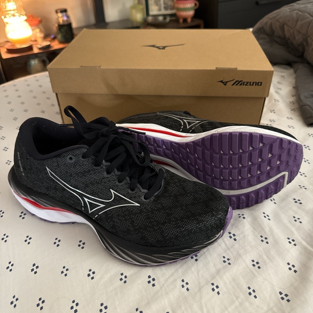 Brand New Mizuno Women's Black and Purple Running Shoes